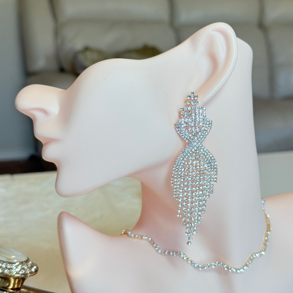 Elegant Silver Crystal Drop Earrings - Picture 3 of 11